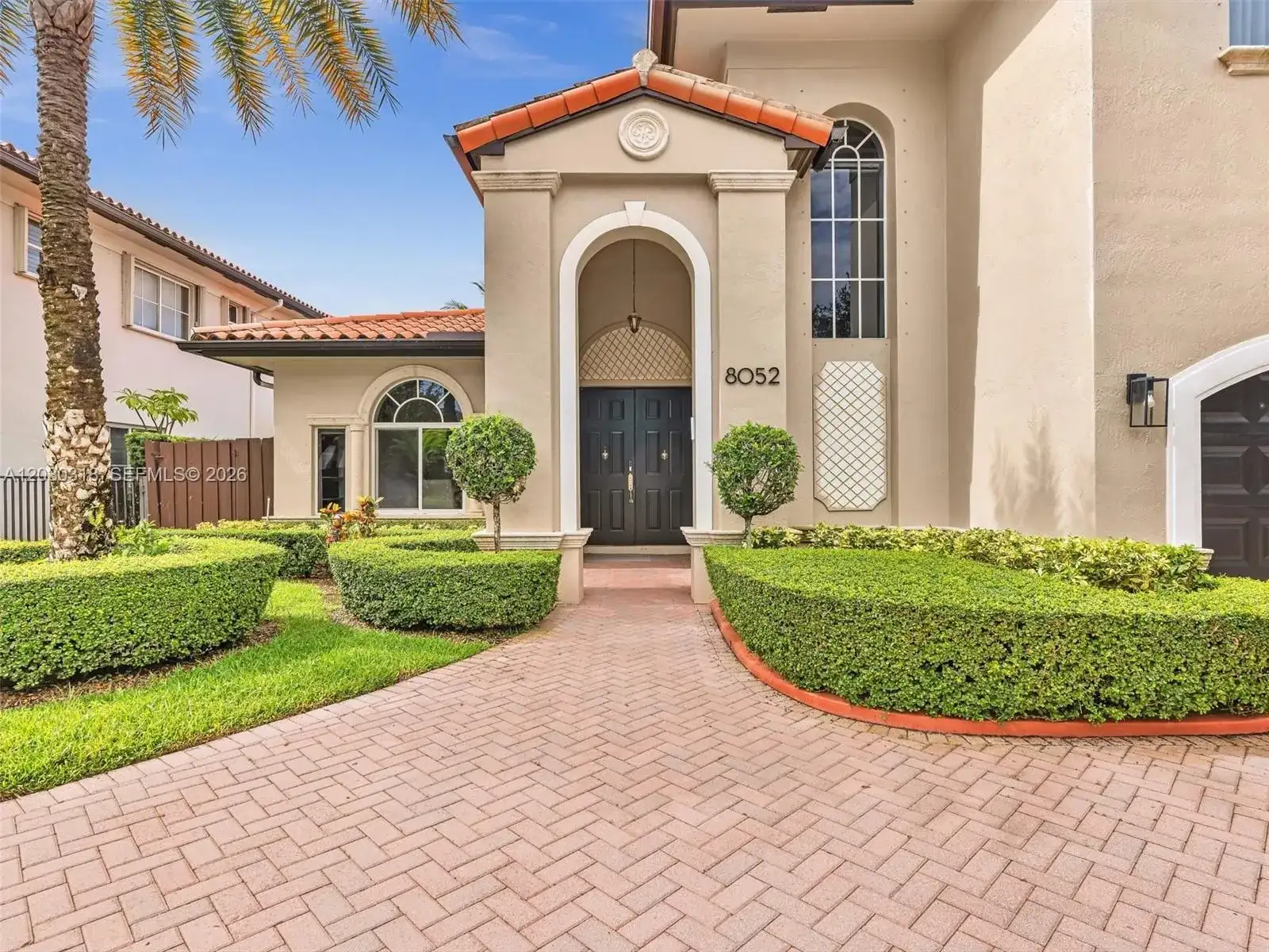 8052 NW 161st Ter, Miami Lakes FL 33016 photo 2