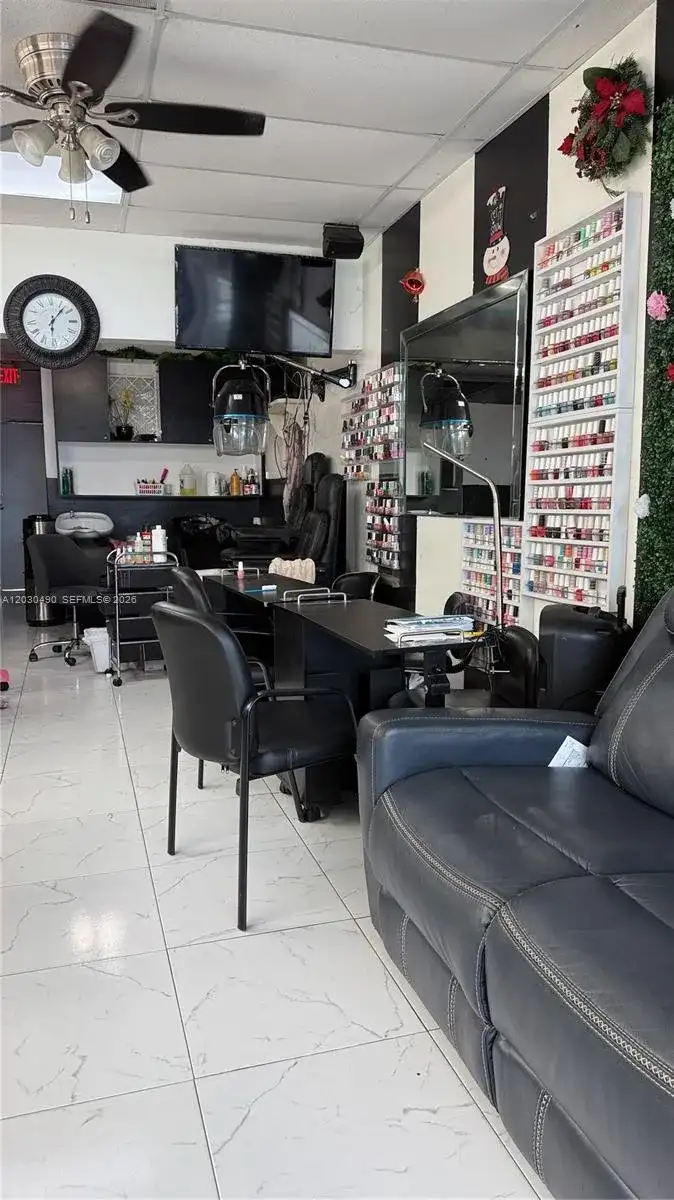 11842 W Dixie Hwy, Miami FL 33161 photo 4