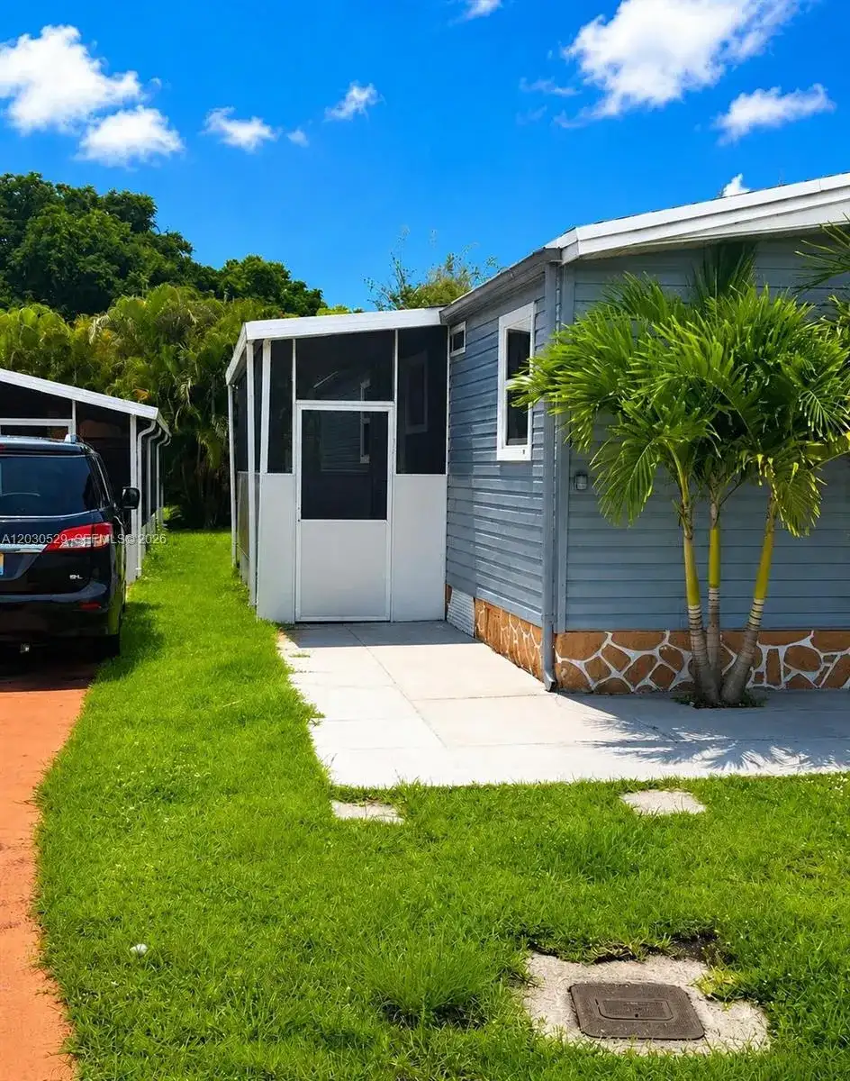 20413 SW 55 Court, Miami Gardens FL 33055 photo 3