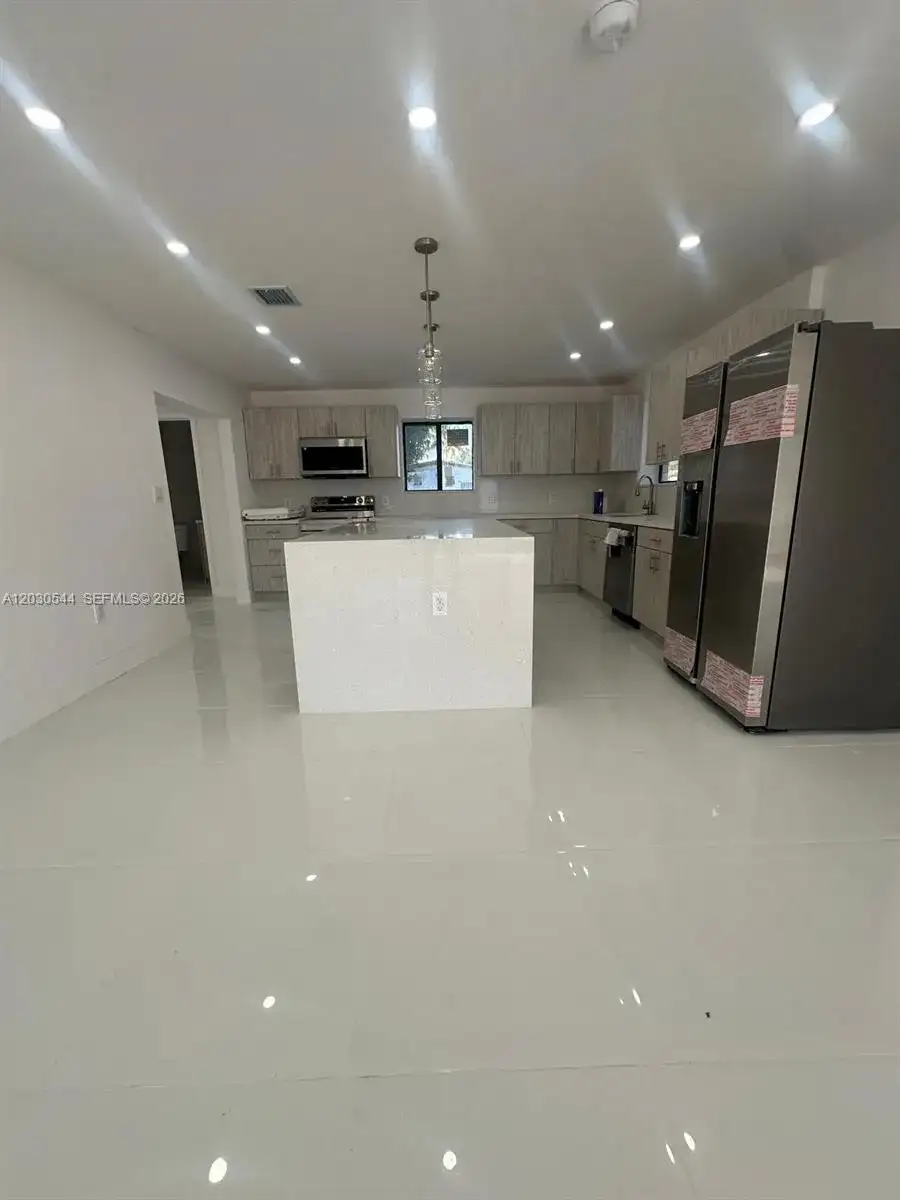 2041 NW 190th Ter, Miami Gardens FL 33056 photo 5