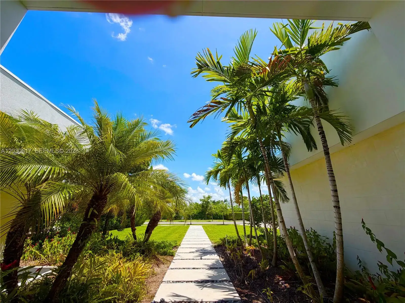 16569 Botaniko Dr N, Weston FL 33326 photo 4