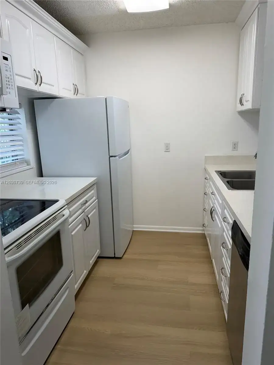 8560 N Sherman Cir # 404, Miramar FL 33025 photo 2