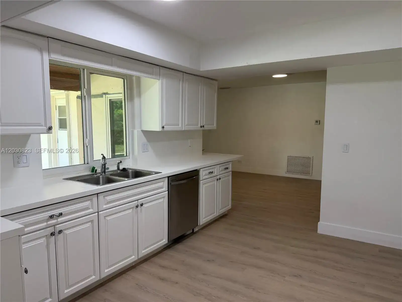 7220 NW 7th St, Plantation FL 33317 photo 3