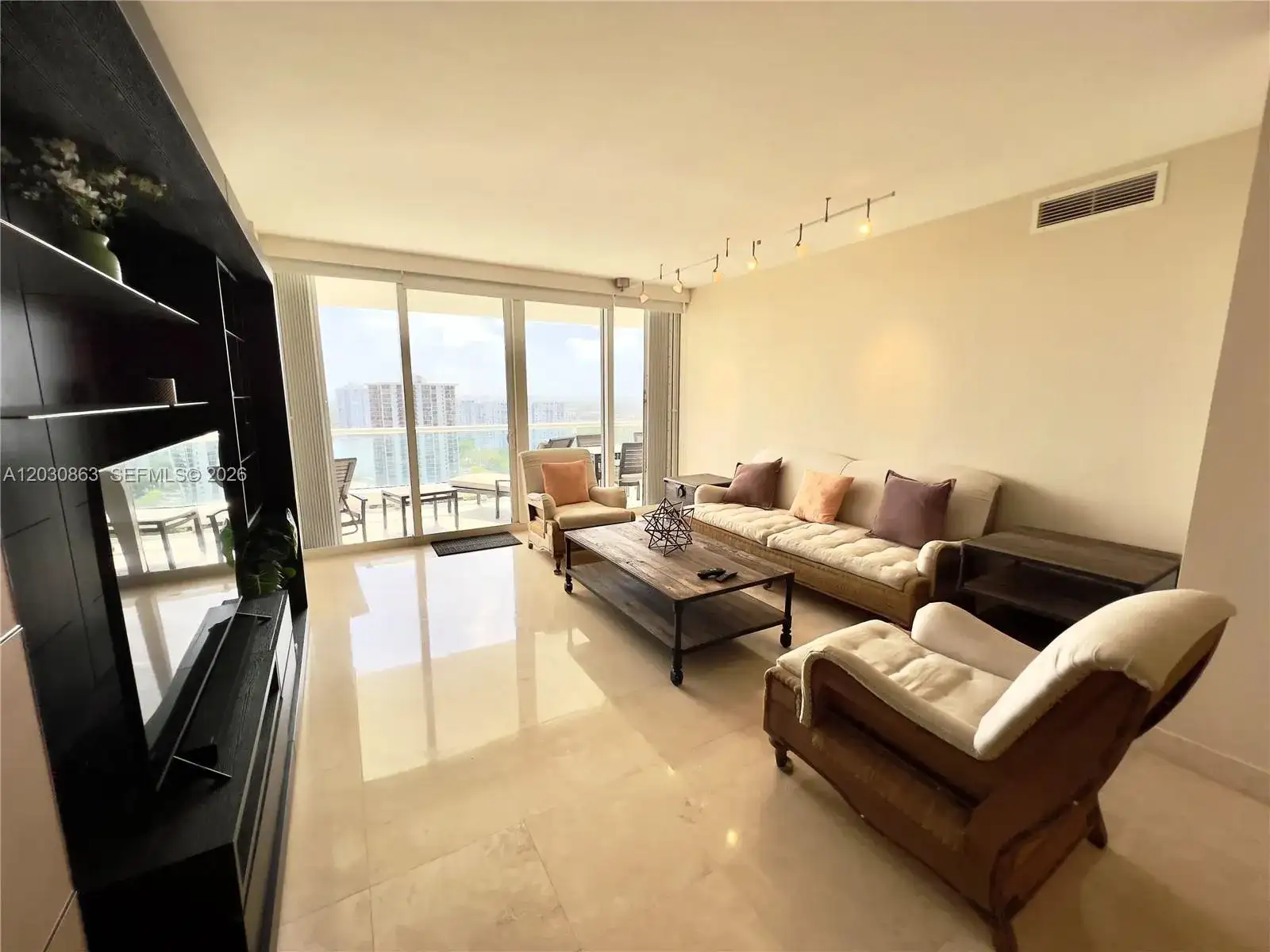 7000 Island Blvd # 2403, Aventura FL 33160 photo 2