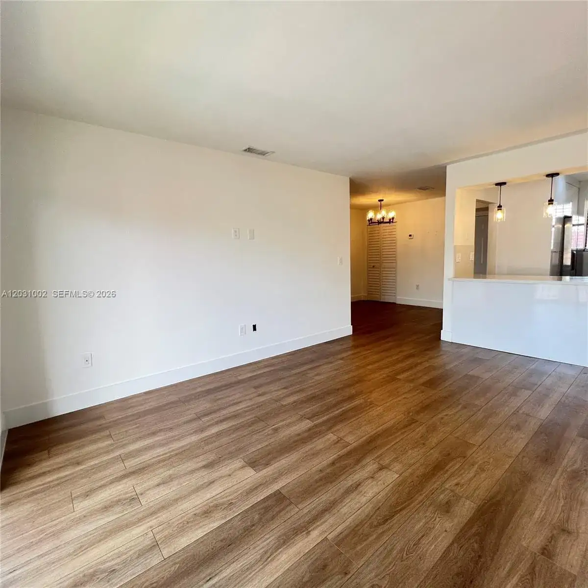 8425 NW 8th St # 406, Miami FL 33126 photo 2