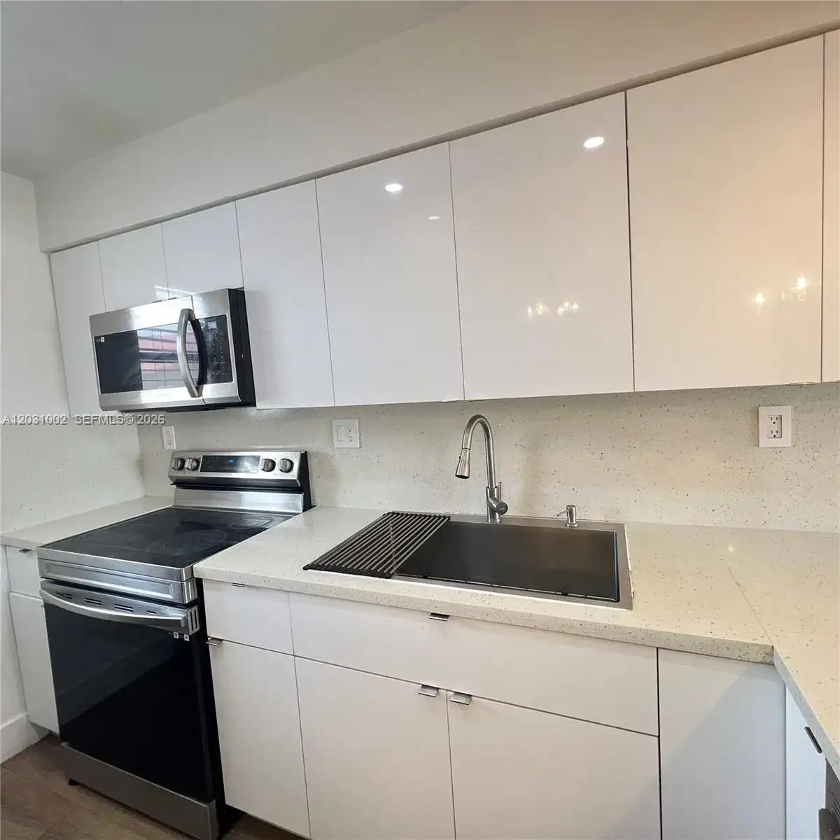 8425 NW 8th St # 406, Miami FL 33126 photo 5