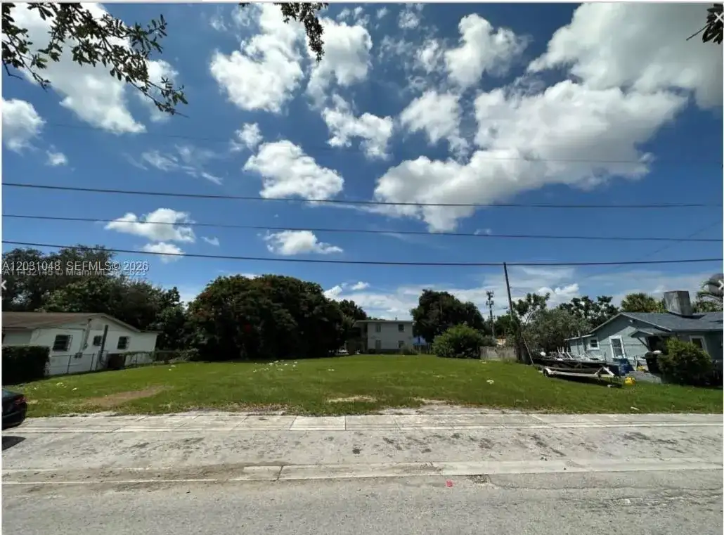 1624 NW 60th St, Miami FL 33142 photo 3