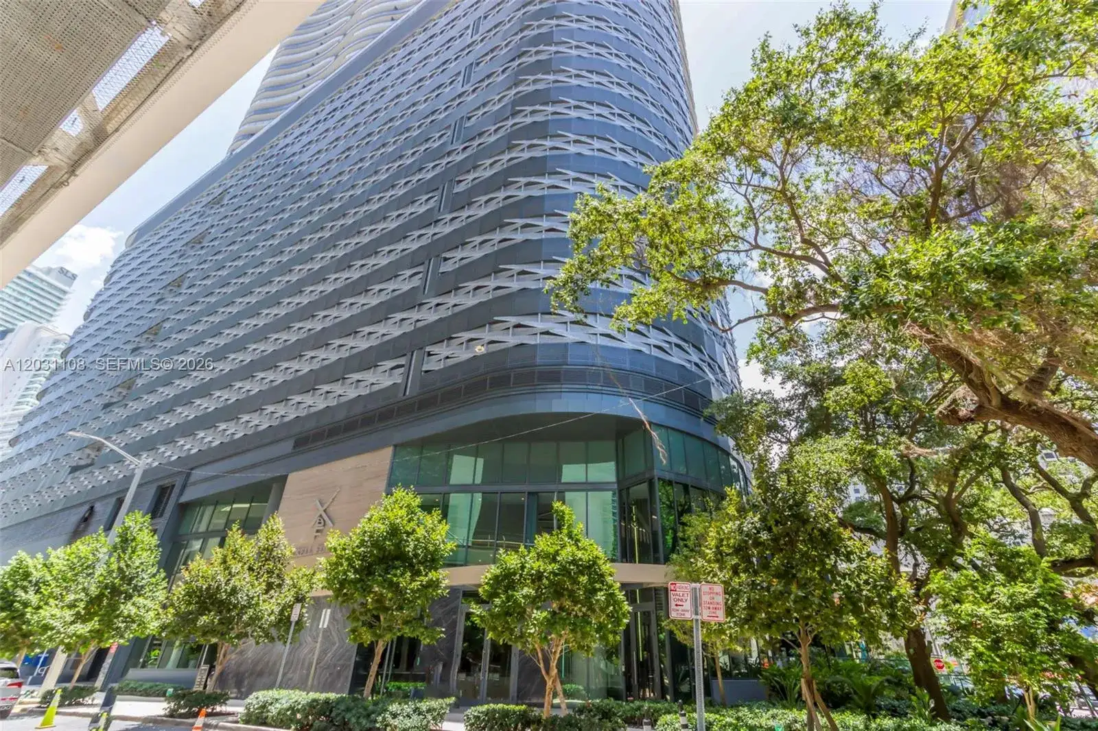 1000 Brickell Plz # 4609, Miami FL 33131 photo 4