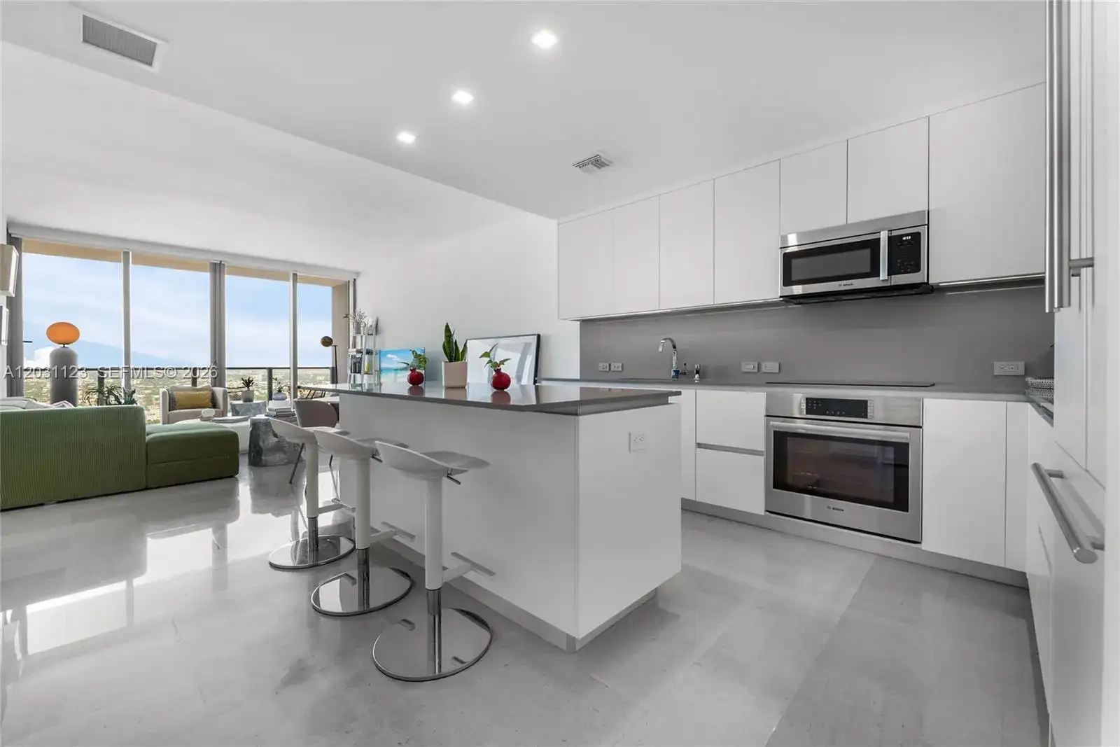 88 SW 7th St # 3208, Miami FL 33130 photo 3