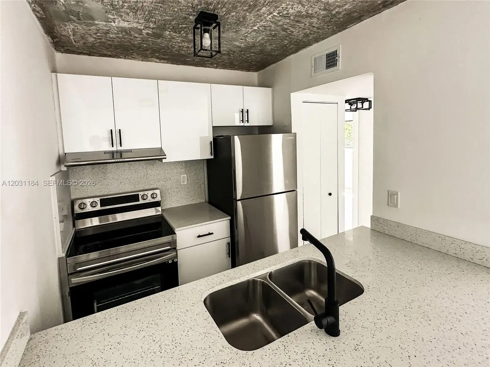 190 NW 69th St # 8, Miami FL 33150 photo 2