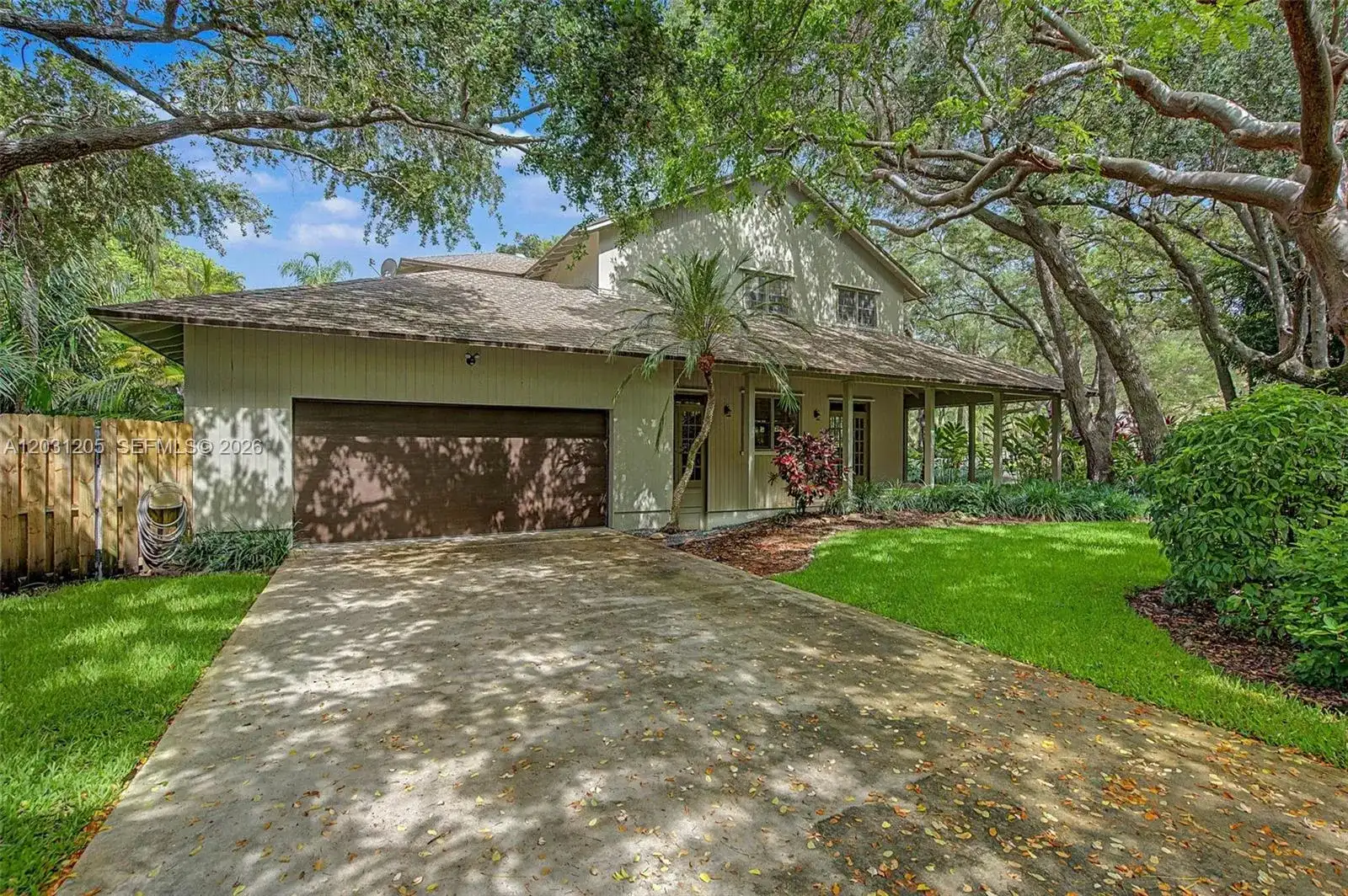 8200 SW 182nd St, Palmetto Bay FL 33157 photo 3