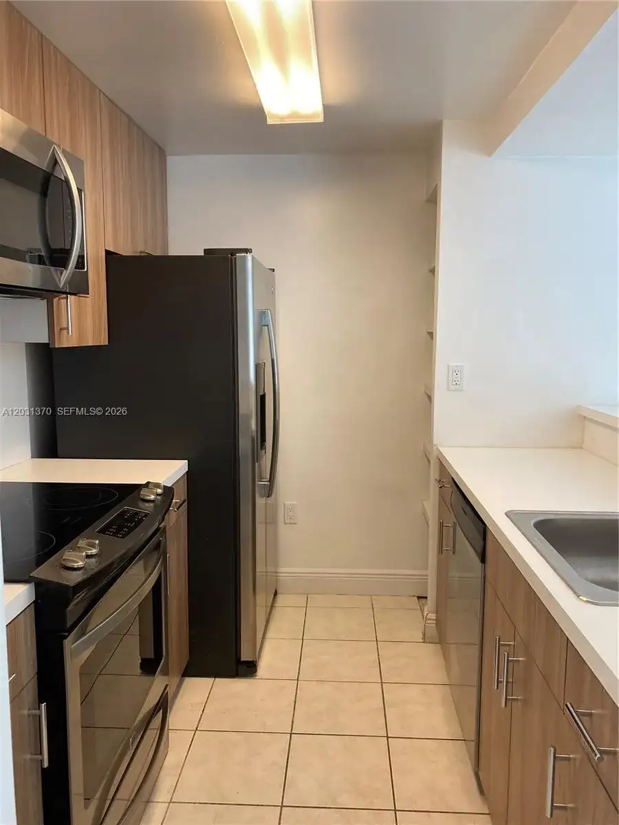 7075 NW 186th St # C308, Hialeah FL 33015 photo 4
