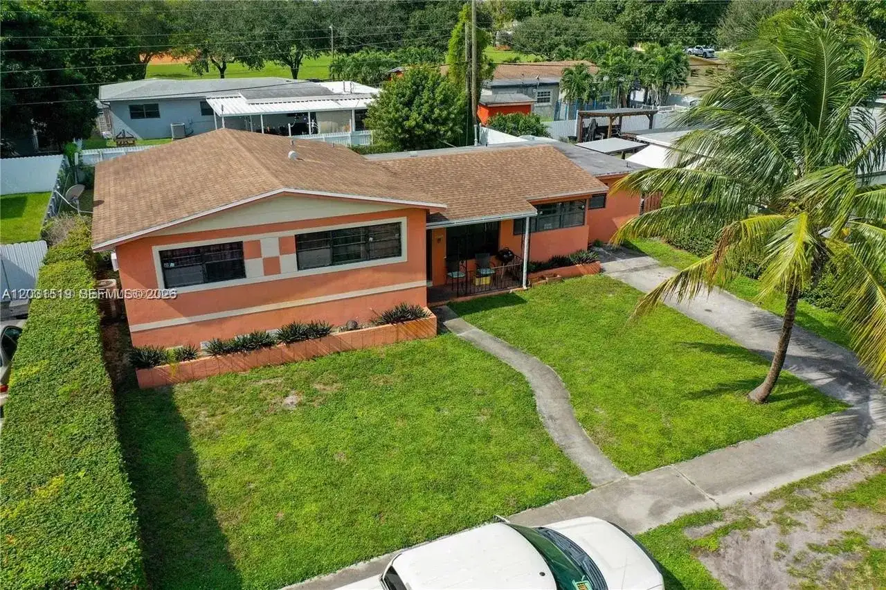 17800 NW 14th Pl, Miami Gardens FL 33169 photo 2