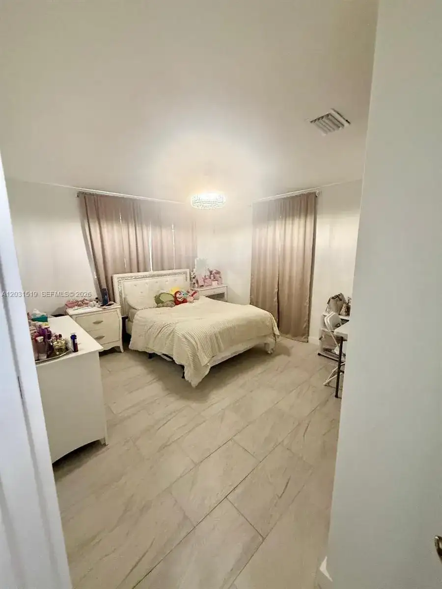 17800 NW 14th Pl, Miami Gardens FL 33169 photo 5