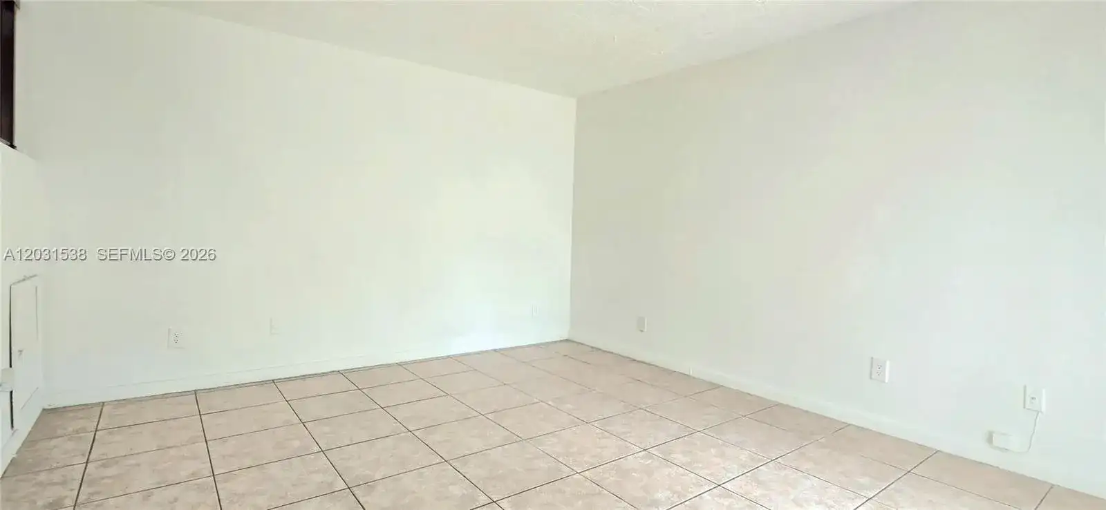 608 Commodore Dr, Plantation FL 33325 photo 3