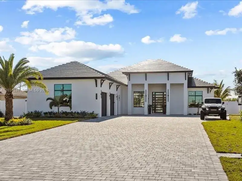337 SW Kestor Dr, Port St. Lucie FL 34953 photo 2
