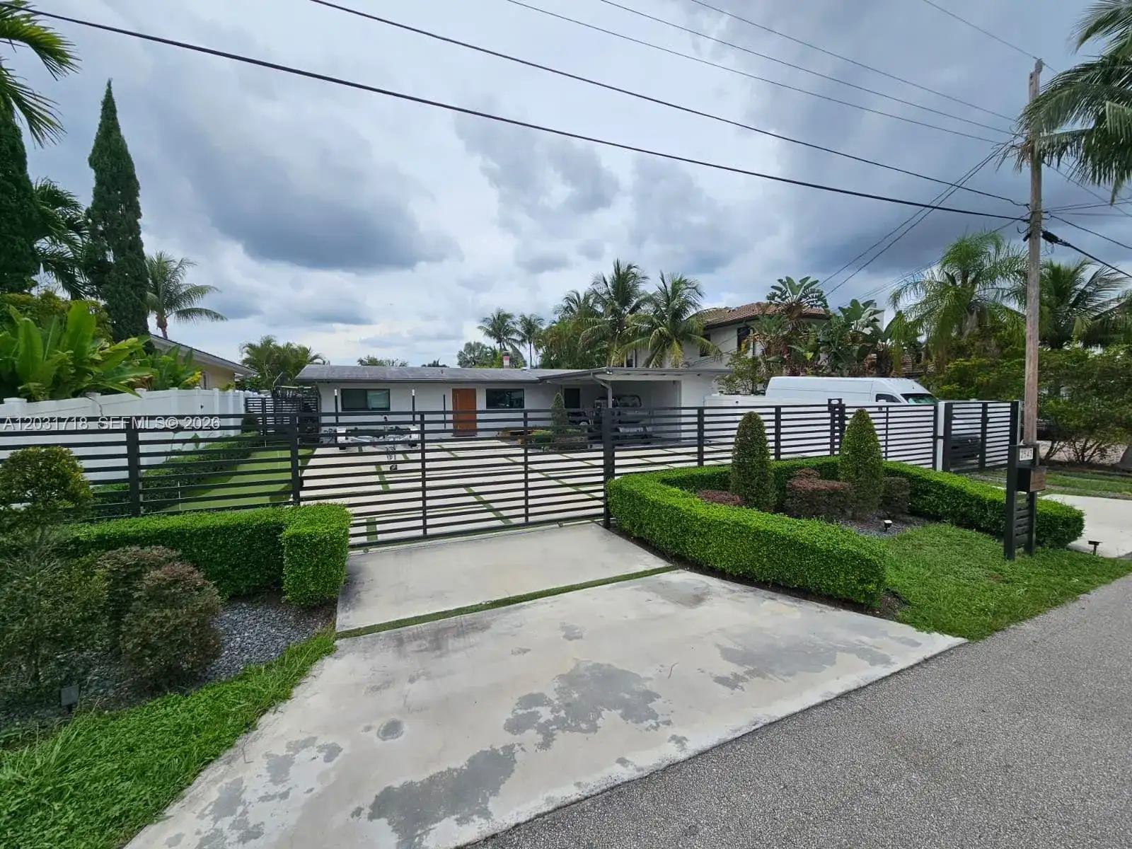2543 Gulfstream Ln, Fort Lauderdale FL 33312 photo 2