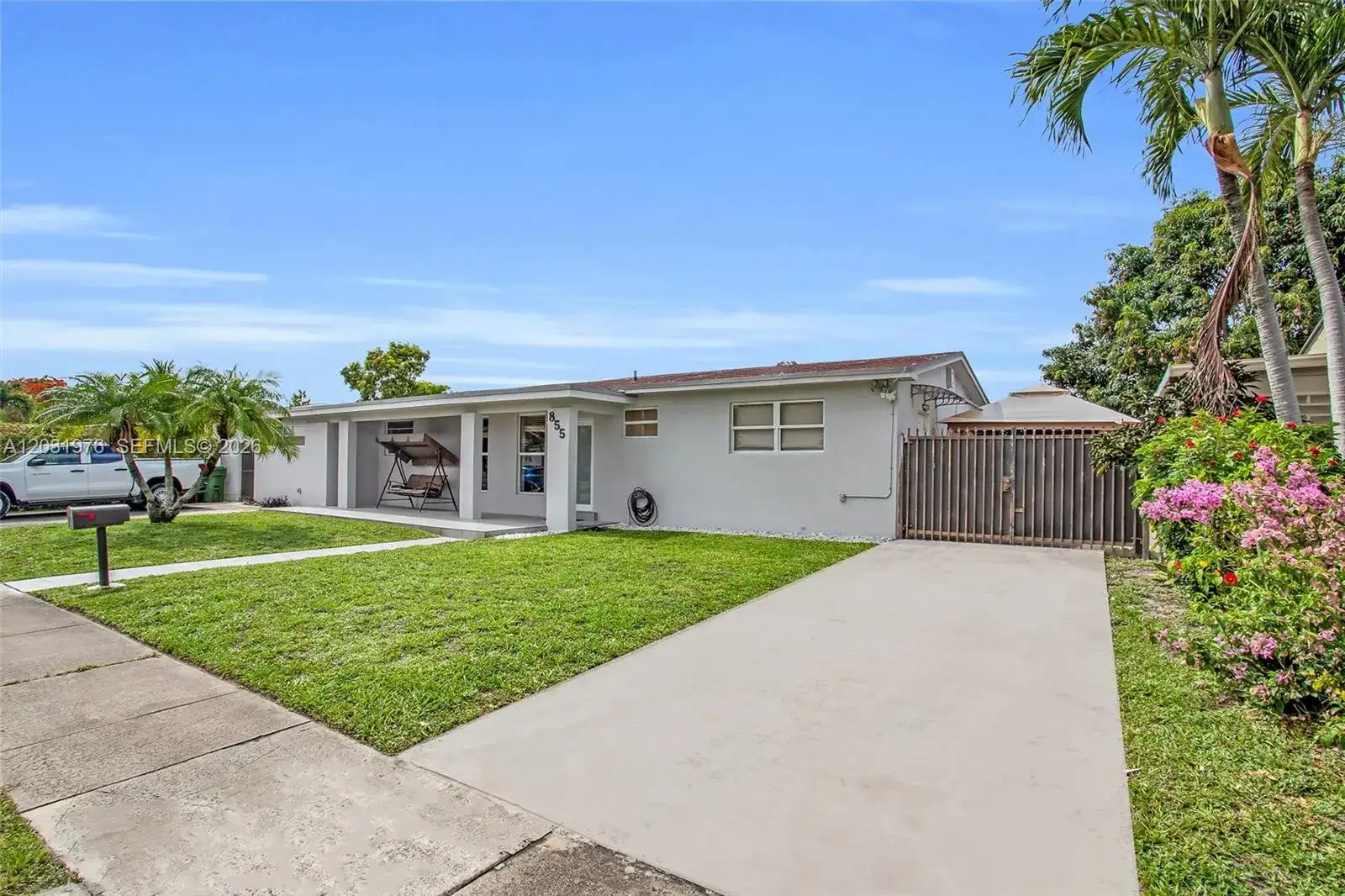 855 W 70th Pl, Hialeah FL 33014 photo 2