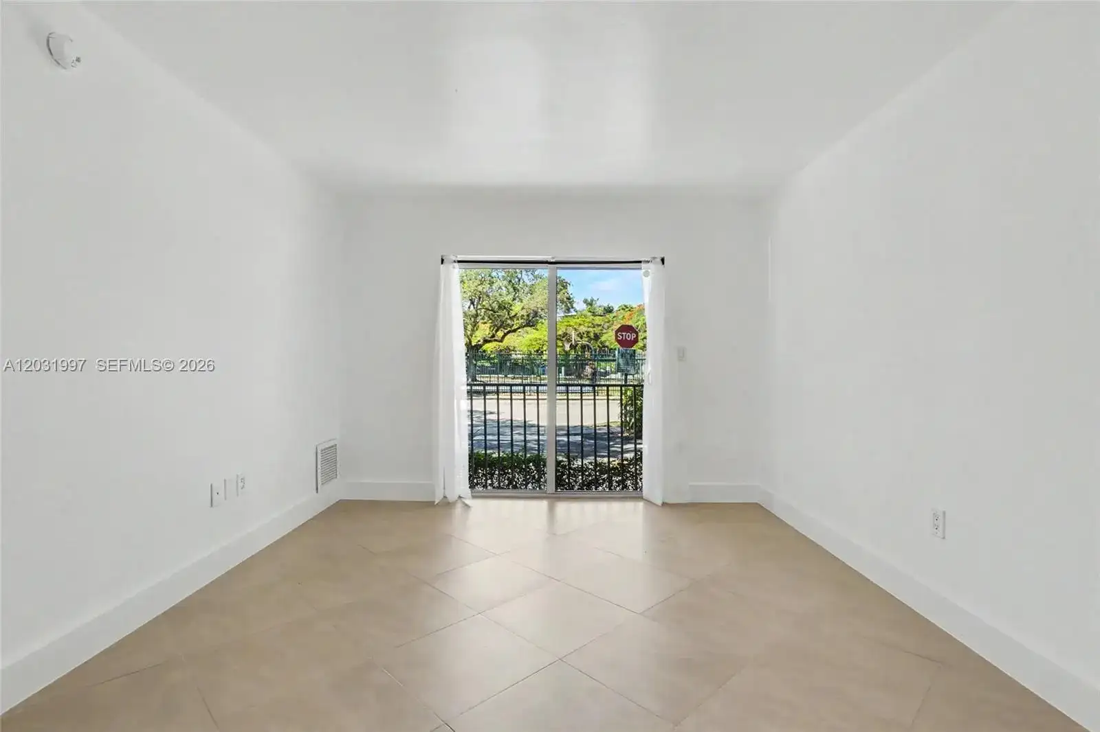 445 SW 11th St # 102, Miami FL 33130 photo 3