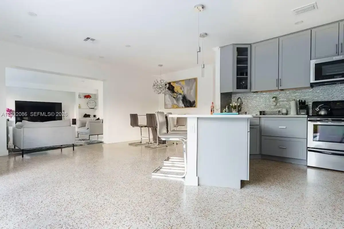 1736 NE 17th St, Fort Lauderdale FL 33305 photo 4