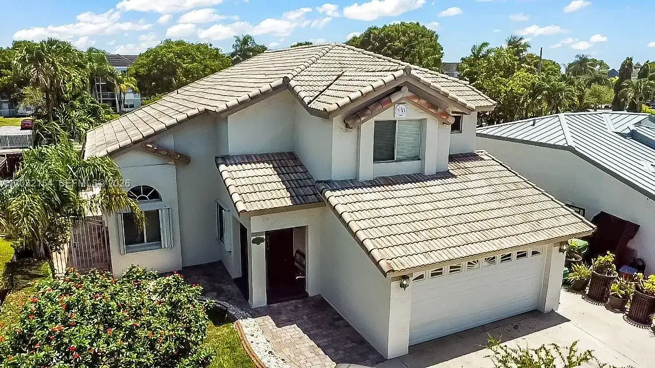 8532 SW 211th Ter, Cutler Bay FL 33189 photo 4