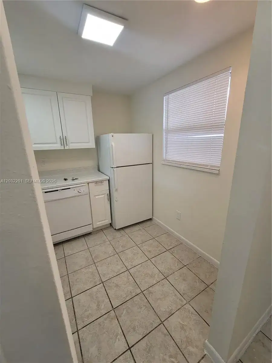 2800 NW 56th Ave # E401, Lauderhill FL 33313 photo 4
