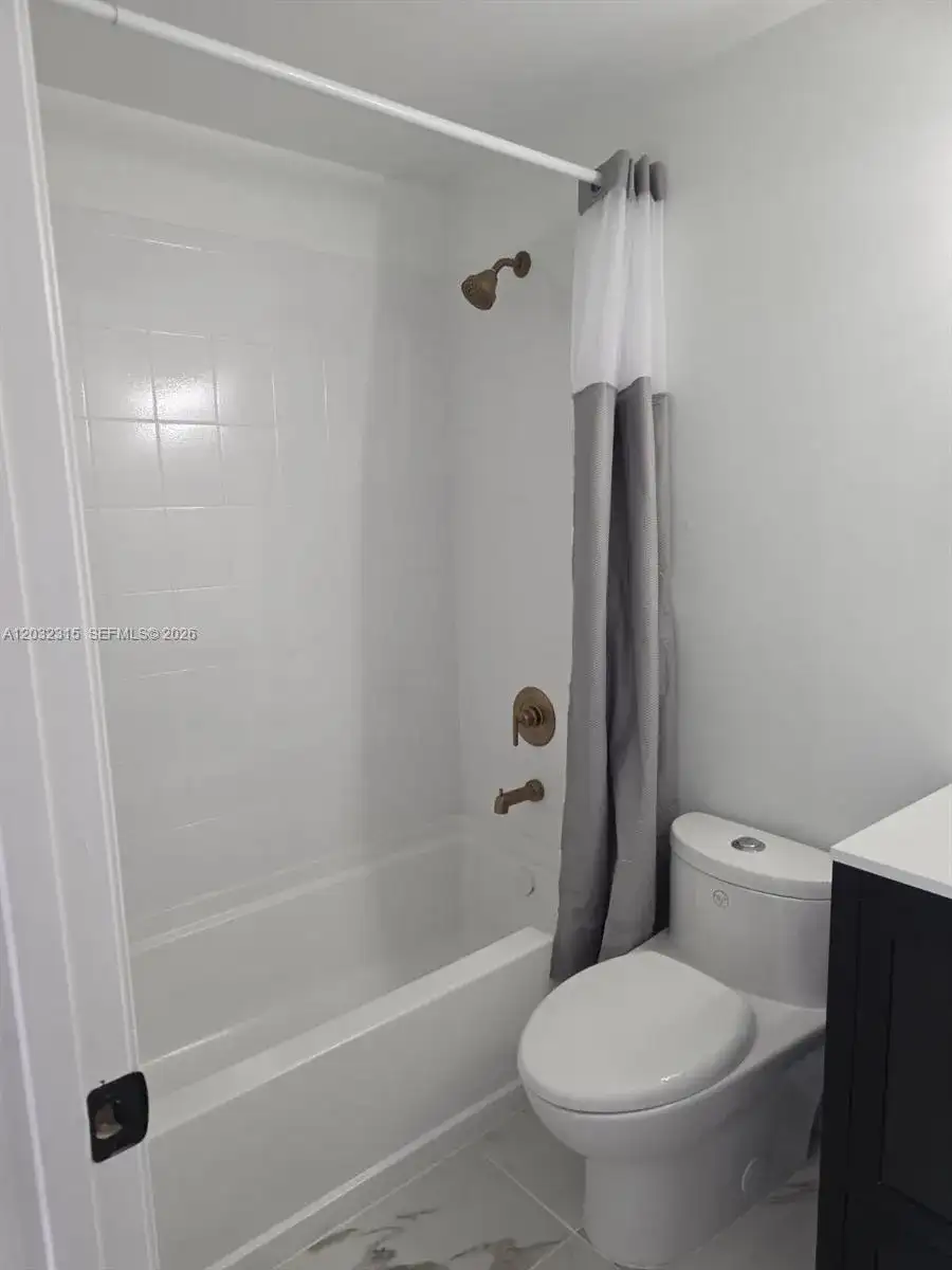 1 Simonton Cir # 1, Weston FL 33326 photo 5