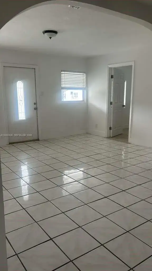 2467 NW 103rd St, Miami FL 33147 photo 3