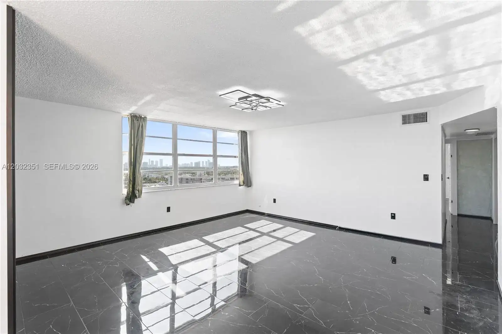1351 NE Miami Gardens Dr # 1506E, Miami FL 33179 photo 3
