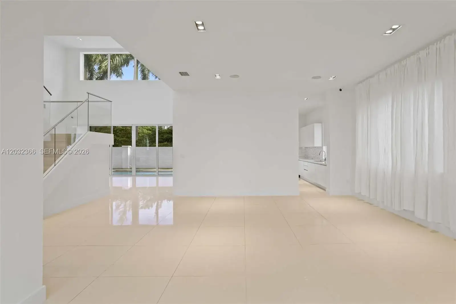 10296 NW 74th Terrace, Doral FL 33178 photo 4