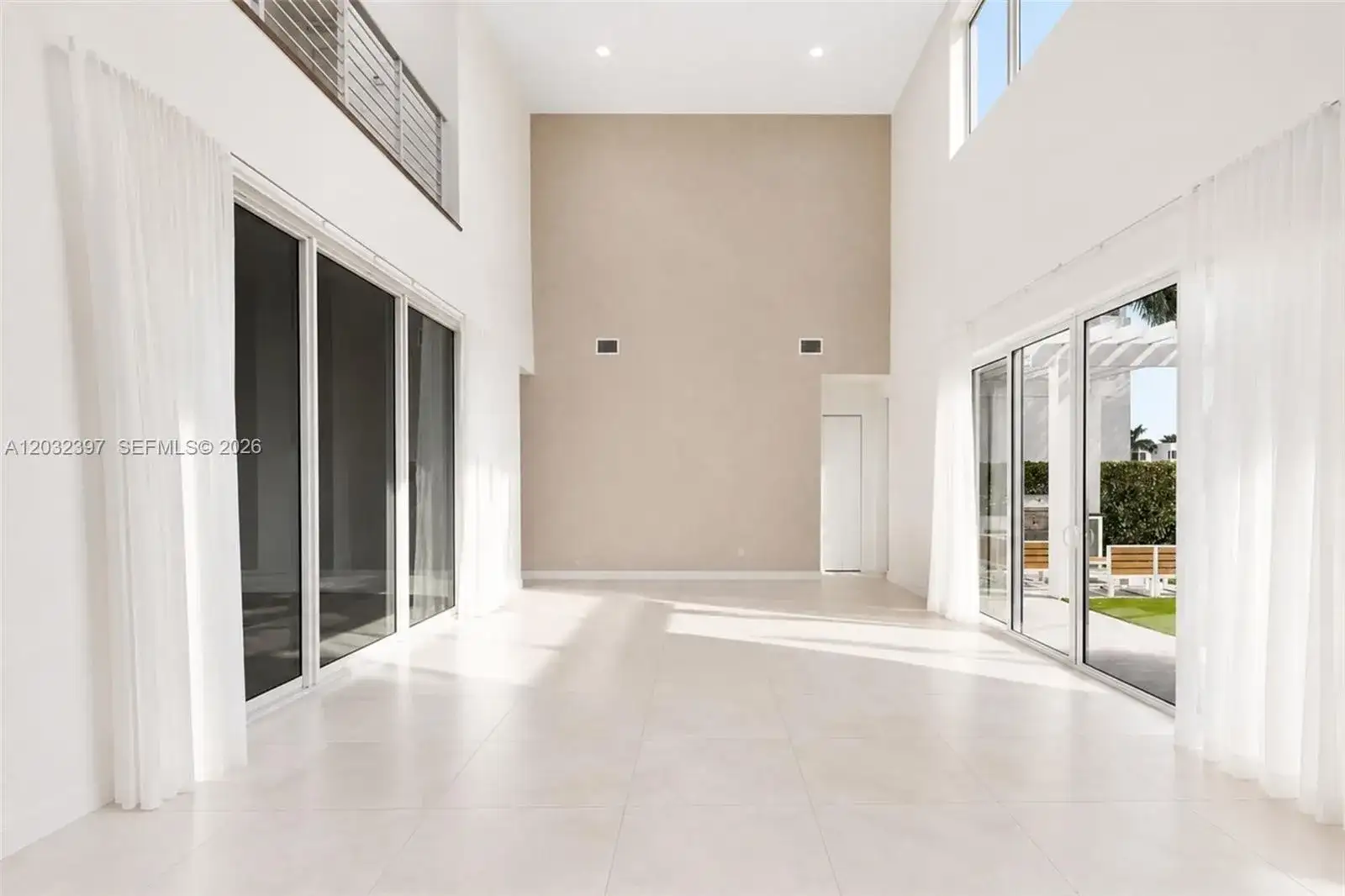 10286 NW 75th Ter, Doral FL 33178 photo 3