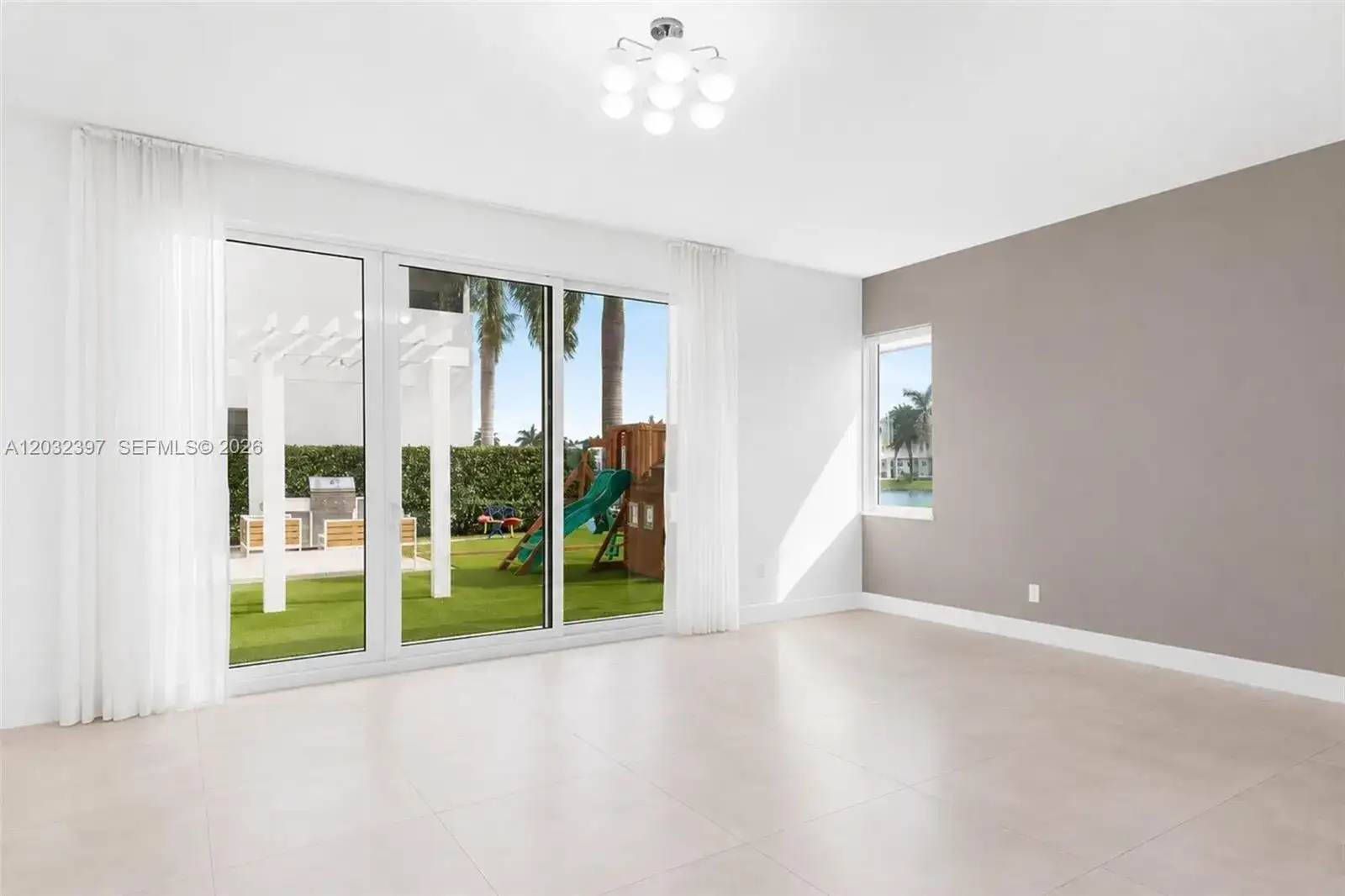 10286 NW 75th Ter, Doral FL 33178 photo 5
