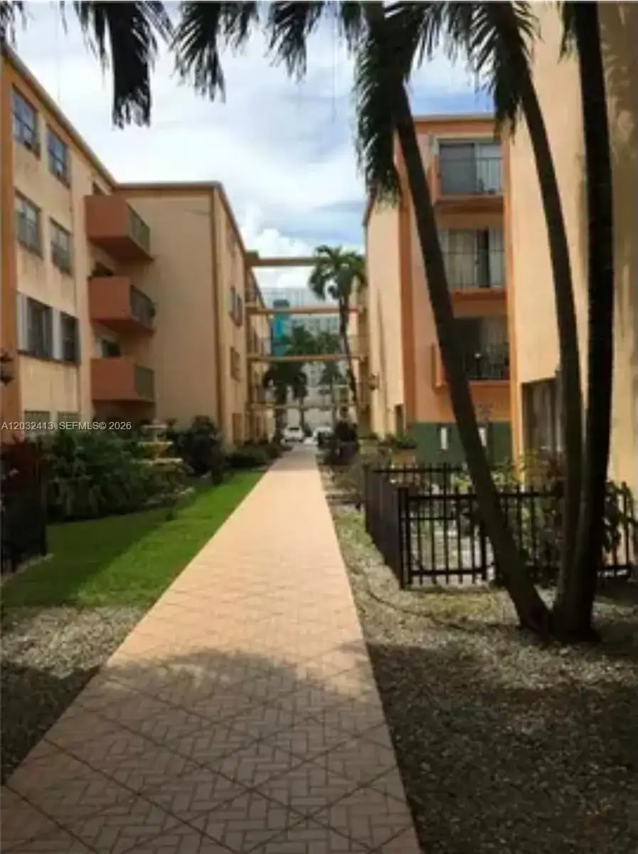 5501 NW 7th St # E408, Miami FL 33126 photo 5