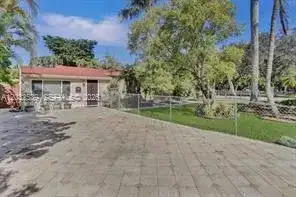 2199 NE 182nd St # 2, North Miami Beach FL 33162 photo 2