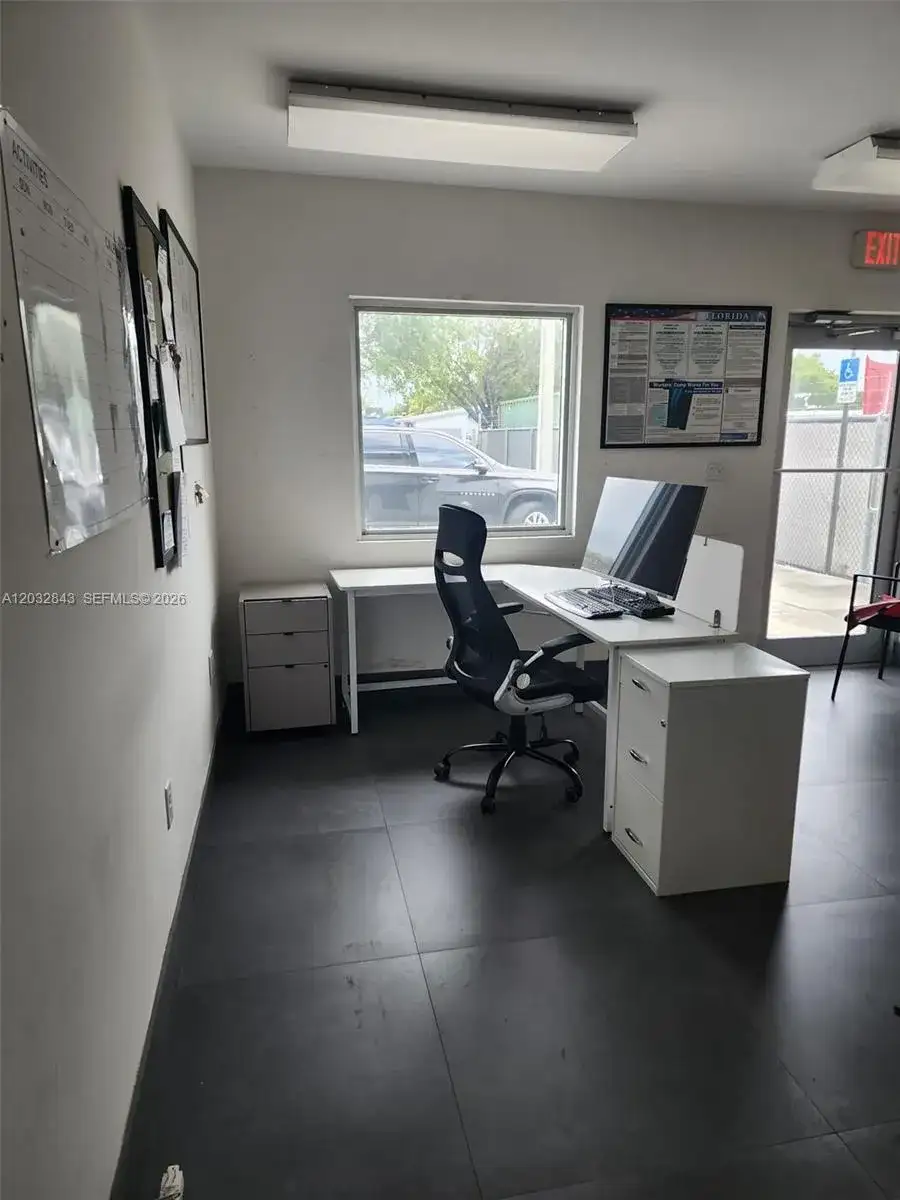 10810 NW 22nd St, Sweetwater FL 33172 photo 5