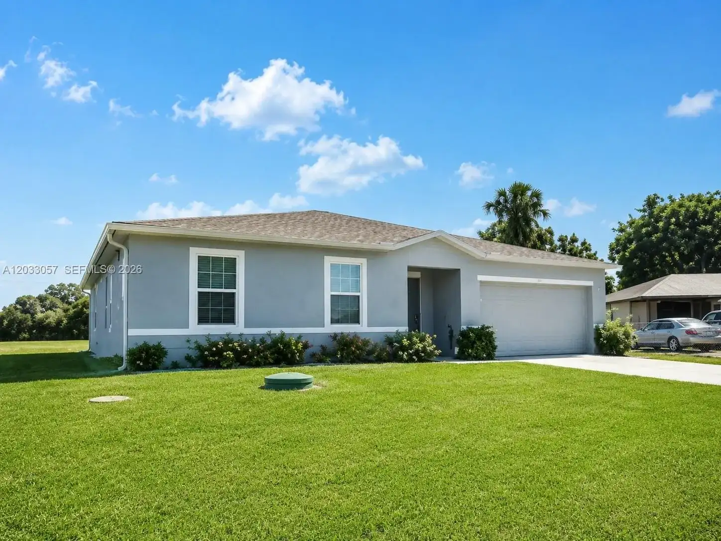 811 SERENADE St NW, Palm Bay FL 32907 photo 2