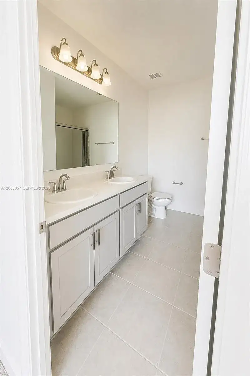811 SERENADE St NW, Palm Bay FL 32907 photo 5