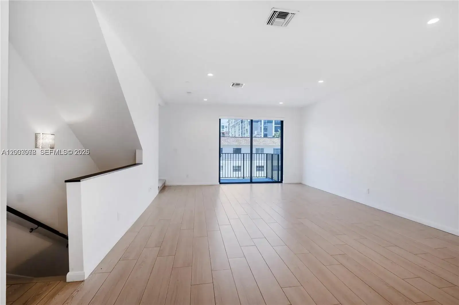 113 NE 6 St. # 1105, Fort Lauderdale FL 33304 photo 3