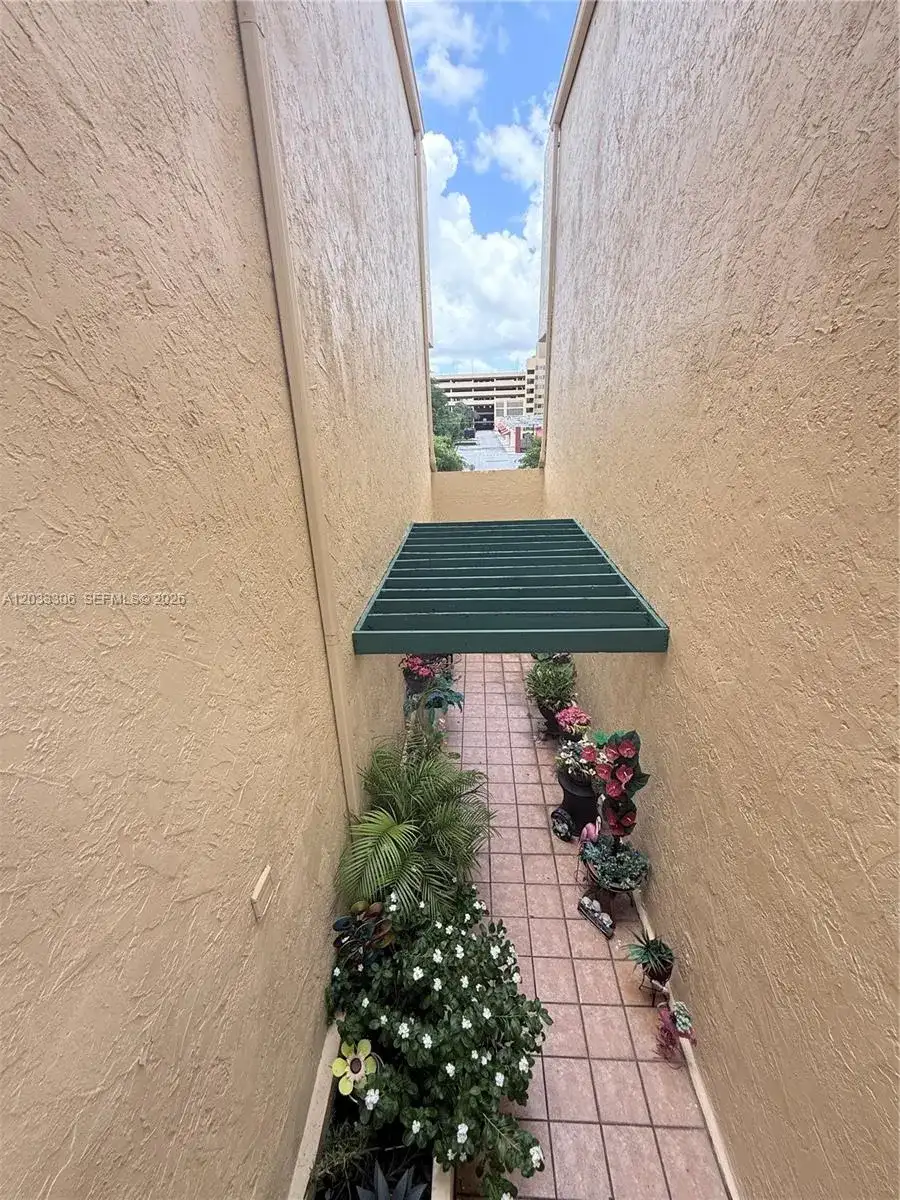 1975 W 44th Pl # 401, Hialeah FL 33012 photo 4