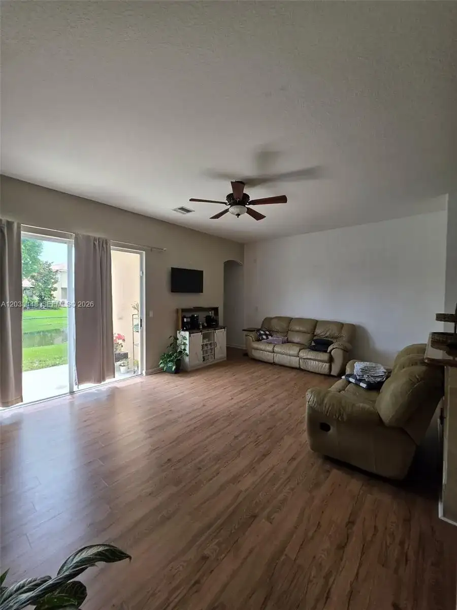 1361 SE 16th Ave, Homestead FL 33035 photo 5