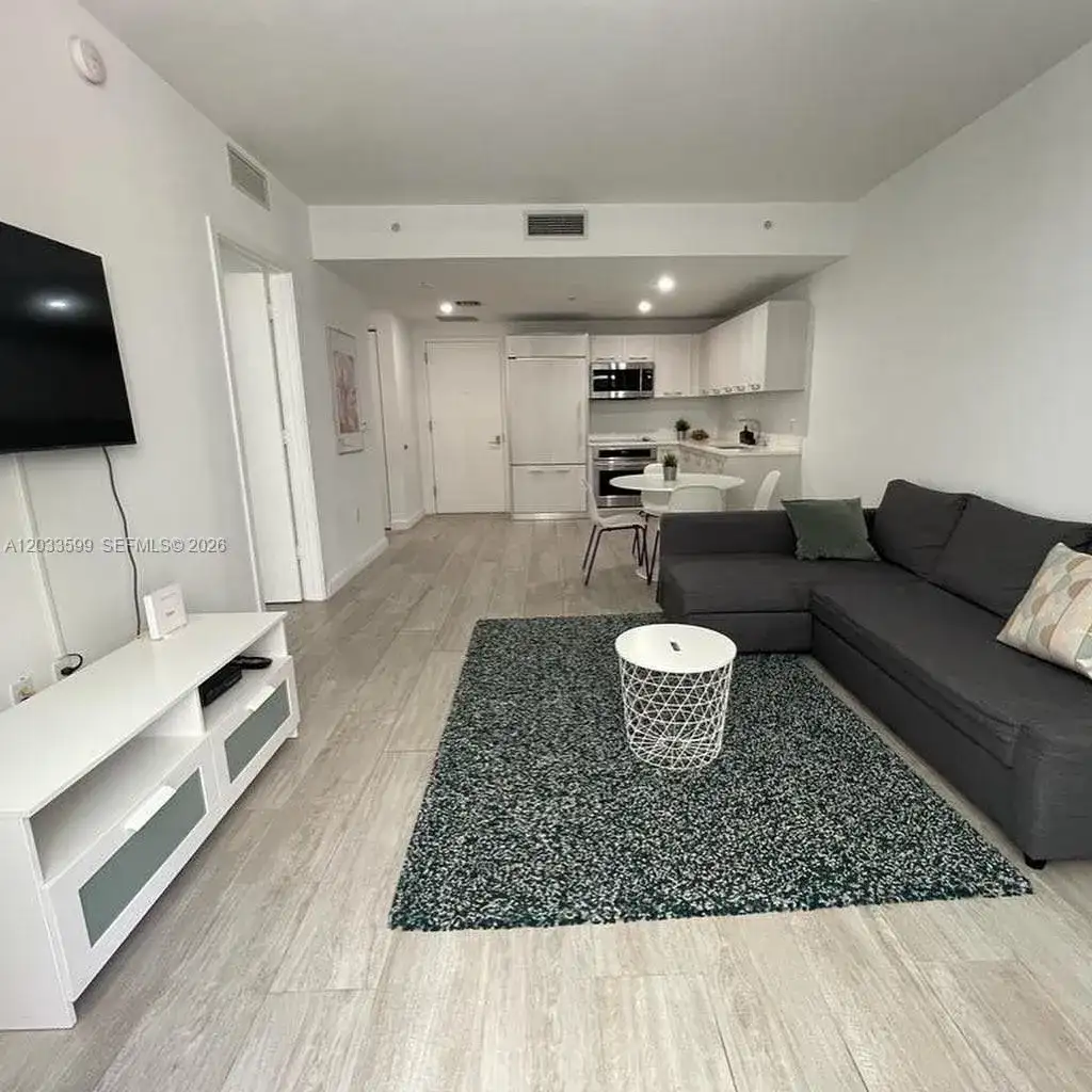 45 SW 9th St # 1407, Miami FL 33130 photo 3