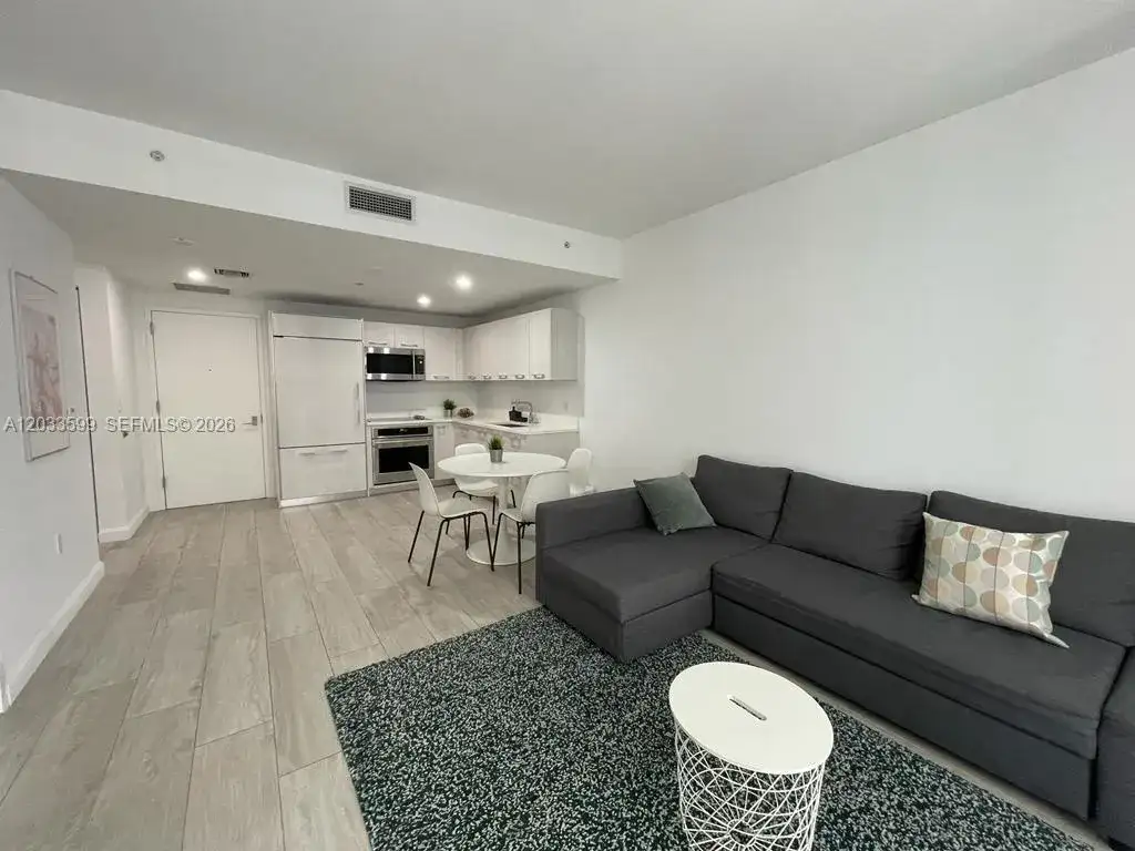 45 SW 9th St # 1407, Miami FL 33130 photo 4
