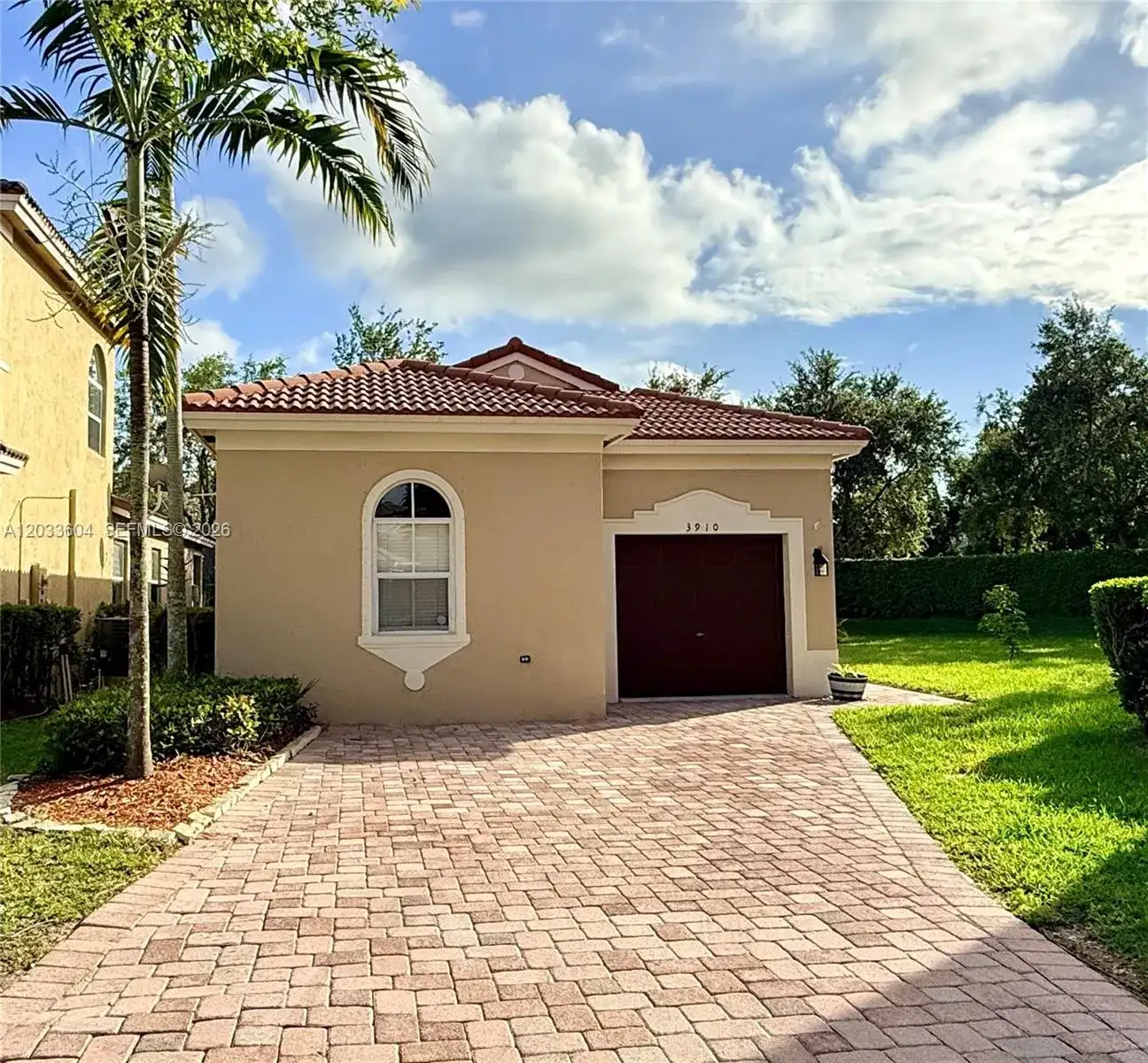3910 NE 10th Dr, Homestead FL 33033 photo 2
