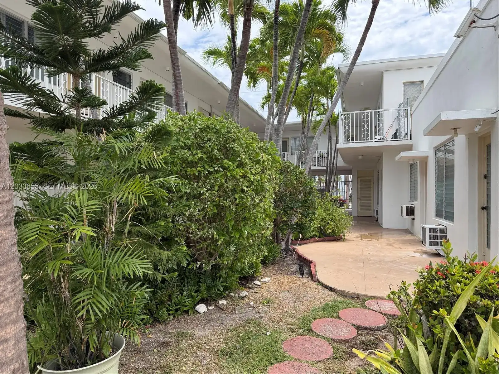 8420 Byron Ave # 6, Miami Beach FL 33141 photo 3