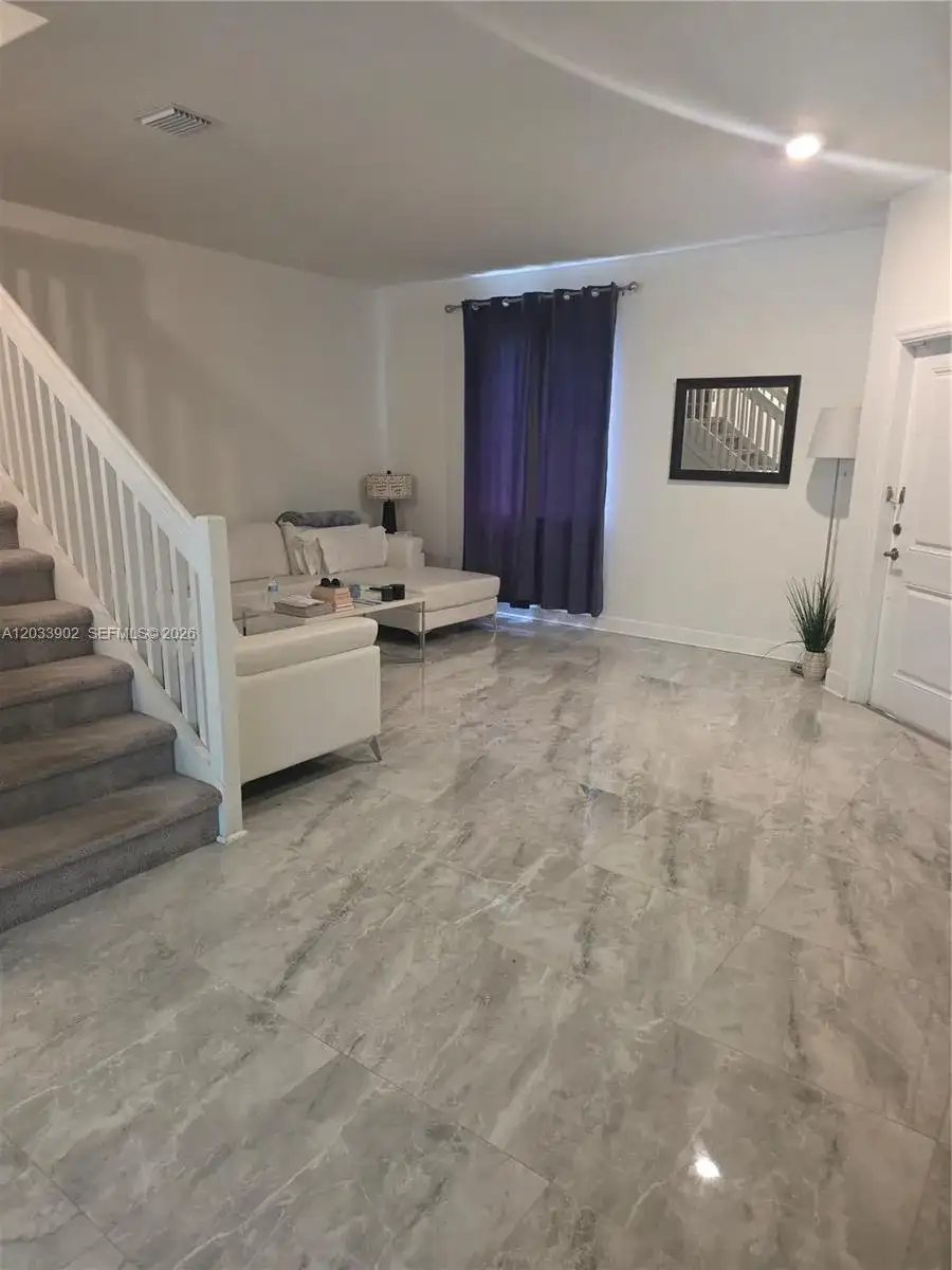 21124 NE 8th Ave, Miami FL 33179 photo 4