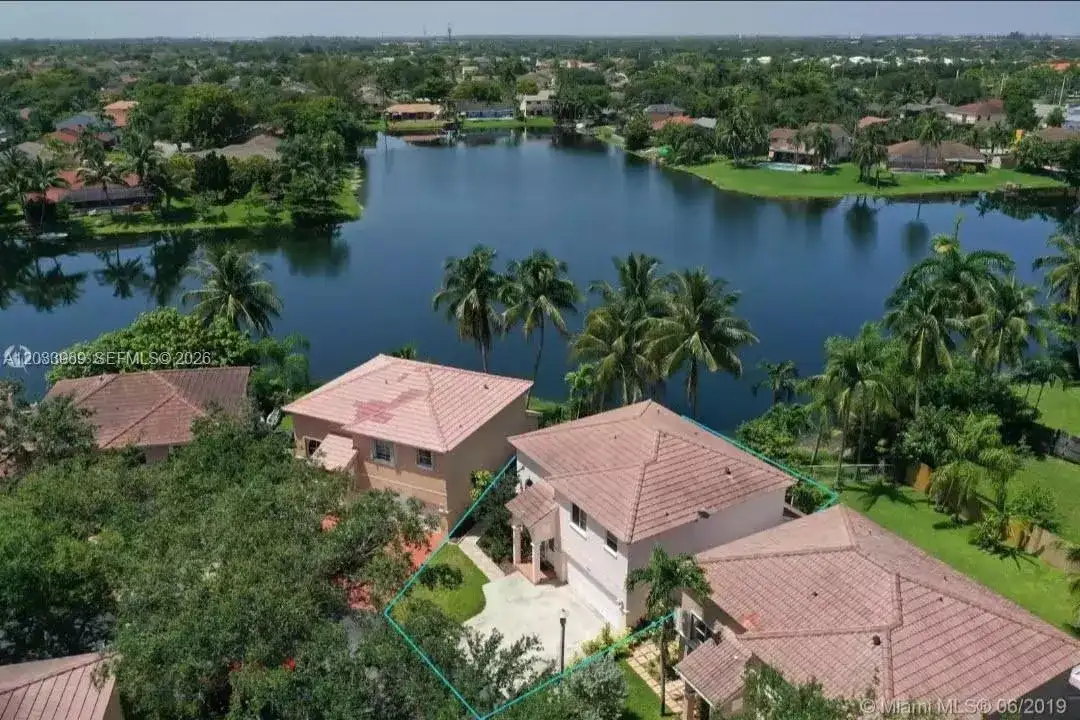 320 SW 99th Ave, Pembroke Pines FL 33025 photo 3