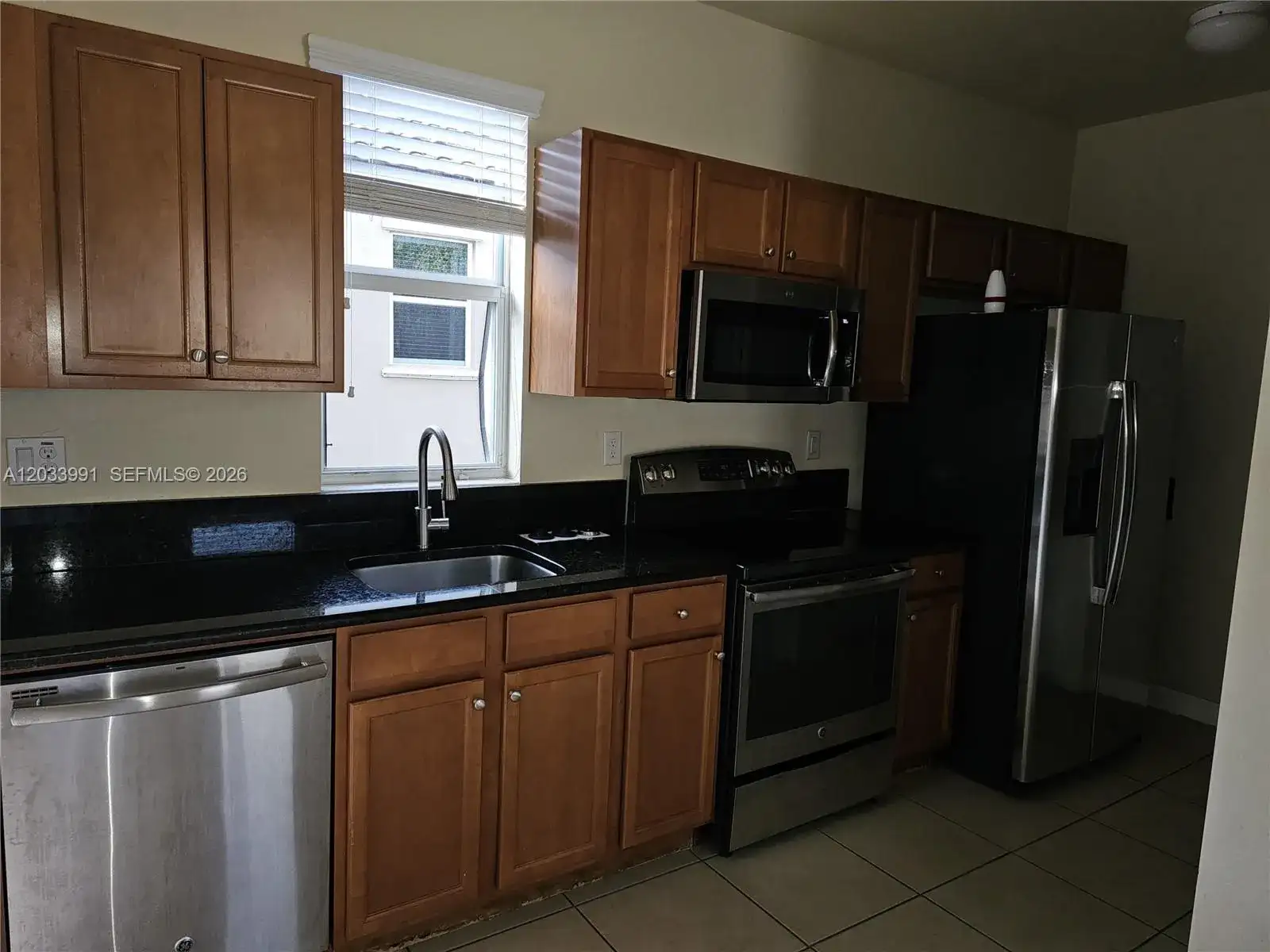 17066 SW 95th Ter, Miami FL 33196 photo 3