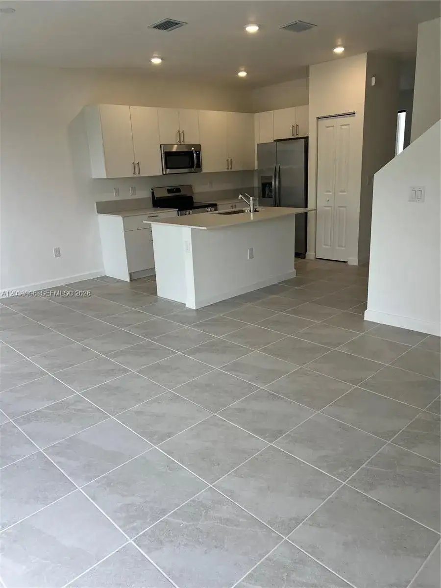 20 NW 15th Ct, Florida City FL 33034 photo 5