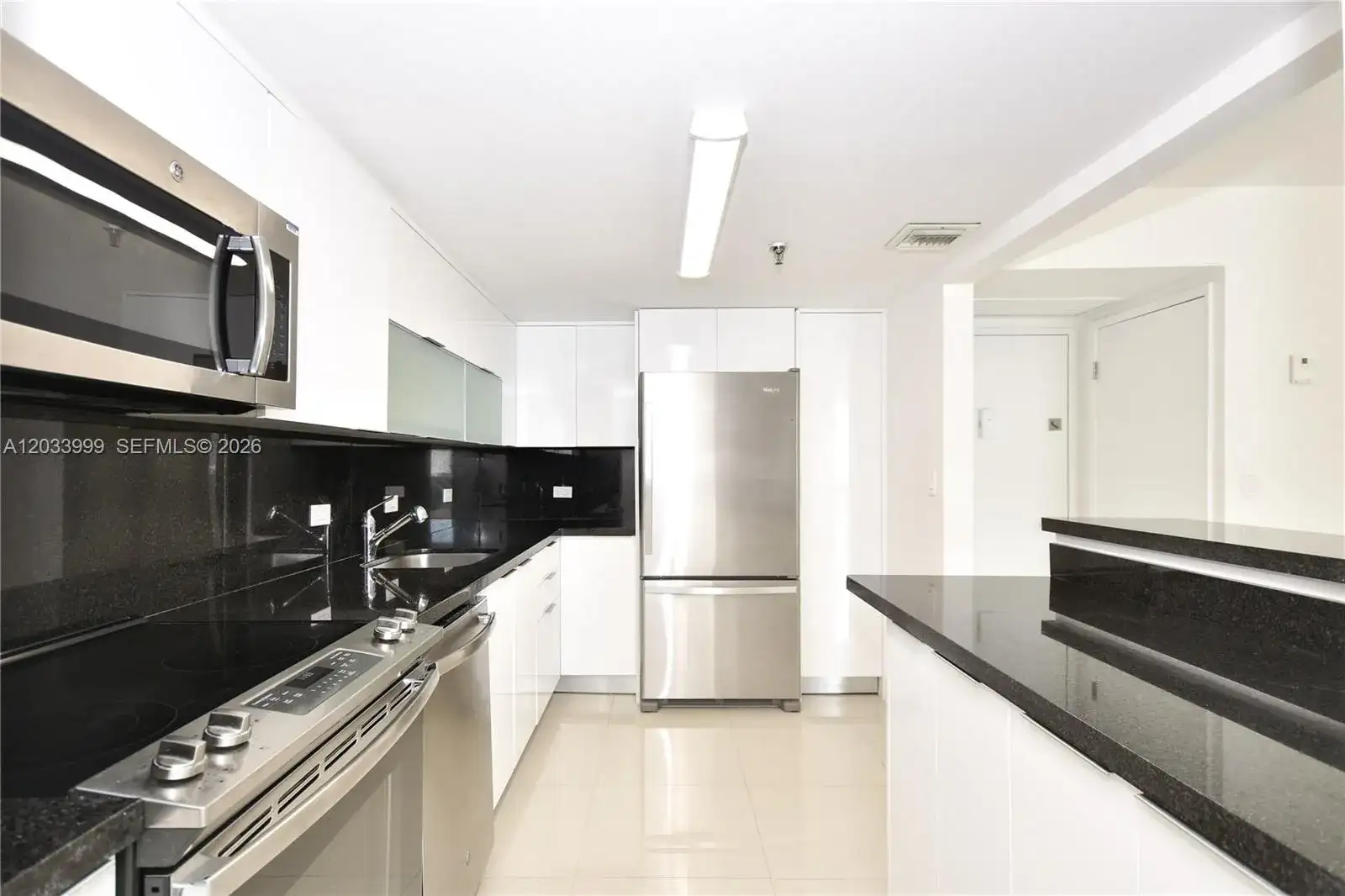 20505 E Country Club Dr # 237, Aventura FL 33180 photo 4