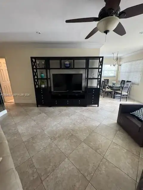 500 Layne Blvd # 20, Hallandale Beach FL 33009 photo 2